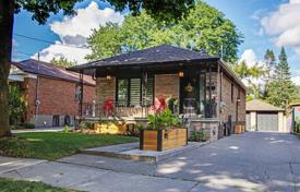 خانه  – Etobicoke, تورنتو, انتاریو,  کانادا. C$1,199,000