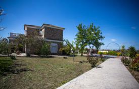 دو خانه بهم چسبیده – Badajoz, Ekstemadura, اسپانیا. 2,600 € هفته ای