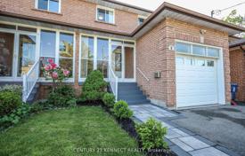  دو خانه بهم متصل – Etobicoke, تورنتو, انتاریو,  کانادا. C$1,622,000