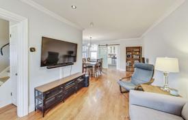 6غرفة خانه  York, کانادا. C$1,177,000