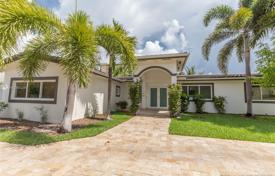 دو خانه بهم چسبیده – North Miami, فلوریدا, ایالات متحده آمریکا. 1,107,000 €