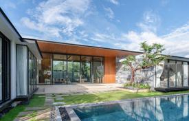 4غرفة ویلا  450 متر مربع Mueang Phuket, تایلند. $1,357,000
