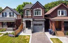 4غرفة خانه  Etobicoke, کانادا. C$2,007,000