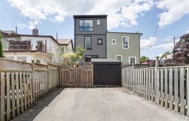  دو خانه بهم متصل – Pape Avenue, تورنتو, انتاریو,  کانادا. C$1,871,000