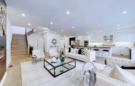 17غرفة خانه  اسکاربرو، تورنتو, کانادا. C$2,426,000