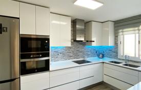 5غرفة  دو خانه بهم متصل 200 متر مربع Estepona, اسپانیا. 645,000 €