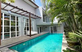 4غرفة ویلا  276 متر مربع Jalan Umalas, اندونزی. $734,000