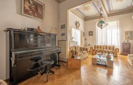 11غرفة کاخ  326 متر مربع Montepulciano, ایتالیا. 700,000 €