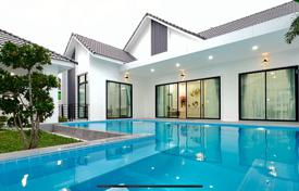 دو خانه بهم چسبیده – پاتایا, Chonburi, تایلند. $274,000