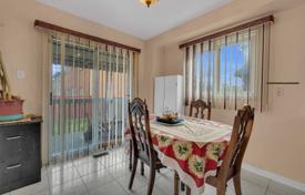 6غرفة خانه  Etobicoke, کانادا. C$1,583,000