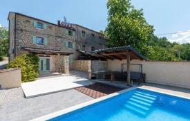 4غرفة خانه  115 متر مربع Motovun, کرواسی. 299,000 €