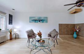 7غرفة خانه  Etobicoke, کانادا. C$1,287,000