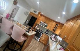 5غرفة خانه  240 متر مربع میامی, ایالات متحده آمریکا. $725,000