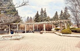 6غرفة آپارتمان  اسکاربرو، تورنتو, کانادا. C$667,000