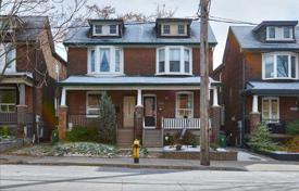  دو خانه بهم متصل – Kingston Road, تورنتو, انتاریو,  کانادا. C$1,279,000