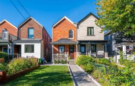 خانه  – Manning Avenue, Old Toronto, تورنتو,  انتاریو,   کانادا. C$2,312,000
