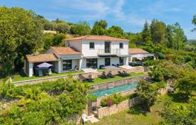6غرفة ویلا  گراس, فرانسه. 1,590,000 €