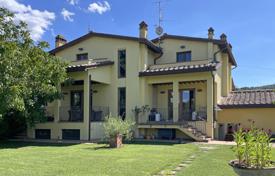 15غرفة کاخ  500 متر مربع Arezzo, ایتالیا. 1,650,000 €