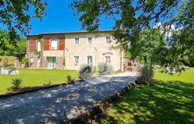 9غرفة ویلا  Lucca, ایتالیا. 1,550,000 €