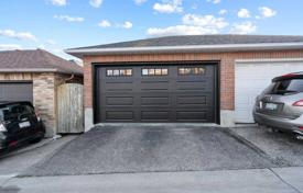  دو خانه بهم متصل – York, تورنتو, انتاریو,  کانادا. C$1,428,000