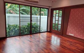 دو خانه بهم چسبیده – Huai Khwang, Bangkok, تایلند. 3,800 € هفته ای
