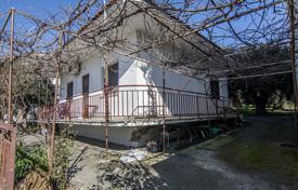 دو خانه بهم چسبیده – Nea Skioni, منطقه مقدونیه و تراکیه, یونان. 225,000 €