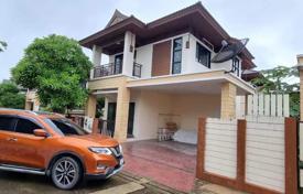 دو خانه بهم چسبیده – پاتایا, Chonburi, تایلند. $182,000