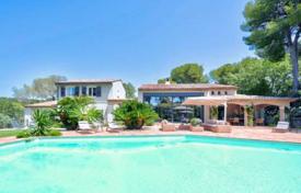 8غرفة ویلا  430 متر مربع موگینز(فرانسه), فرانسه. 3,290,000 €