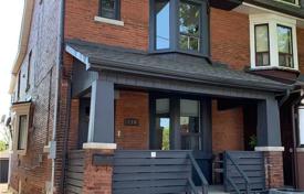  دو خانه بهم متصل – York, تورنتو, انتاریو,  کانادا. C$1,732,000