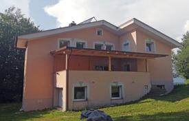 دو خانه بهم چسبیده – Smlednik, لیوبلیانا, اسلوونی. 690,000 €