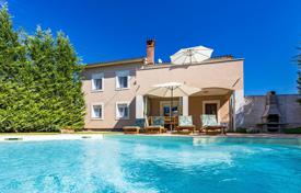 3غرفة خانه  146 متر مربع Svetvinčenat, کرواسی. 407,000 €