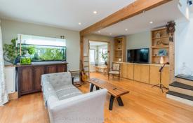 7غرفة خانه  Etobicoke, کانادا. C$1,240,000