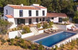 6غرفة ویلا  Cavalaire-sur-Mer, فرانسه. 2,800,000 €
