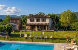 7غرفة ویلا  500 متر مربع Arezzo, ایتالیا. 1,300,000 €
