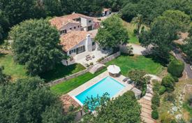9غرفة ویلا  Le Rouret, فرانسه. 2,450,000 €