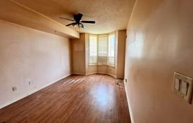 6غرفة آپارتمان  Yonge Street, کانادا. C$719,000