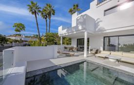 4غرفة پنت‌هاوس ها 269 متر مربع Estepona, اسپانیا. 890,000 €