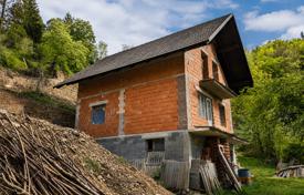 دو خانه بهم چسبیده 132 متر مربع Idrija, اسلوونی. 79,000 €