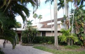 دو خانه بهم چسبیده – Fort Lauderdale, فلوریدا, ایالات متحده آمریکا. $1,896,000