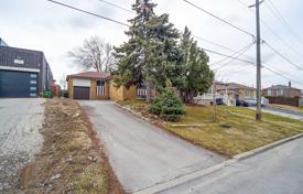 خانه  – نورث یورک, تورنتو, انتاریو,  کانادا. C$1,373,000