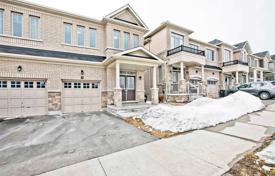  دو خانه بهم متصل – اسکاربرو، تورنتو, تورنتو, انتاریو,  کانادا. C$1,484,000