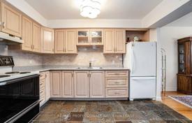 6غرفة آپارتمان  Etobicoke, کانادا. C$703,000