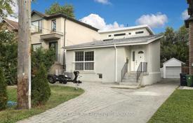 7غرفة خانه  نورث یورک, کانادا. C$2,425,000