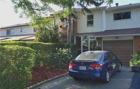  دو خانه بهم متصل – اسکاربرو، تورنتو, تورنتو, انتاریو,  کانادا. C$934,000