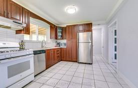 8غرفة خانه  Etobicoke, کانادا. C$1,504,000