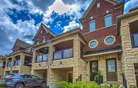  دو خانه بهم متصل – Etobicoke, تورنتو, انتاریو,  کانادا. C$1,154,000