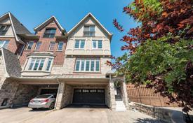  دو خانه بهم متصل – Etobicoke, تورنتو, انتاریو,  کانادا. C$2,135,000