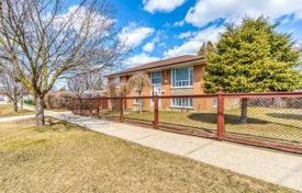 9غرفة خانه  Etobicoke, کانادا. C$1,425,000