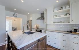 9غرفة خانه  Etobicoke, کانادا. C$1,880,000