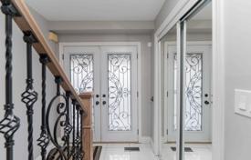 8غرفة خانه  Etobicoke, کانادا. C$1,276,000
